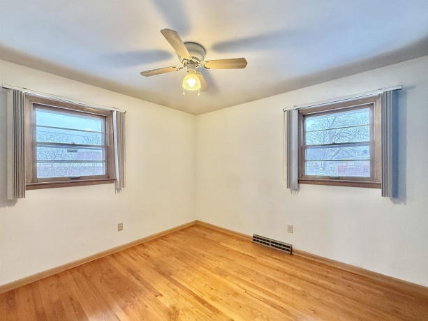 4012 Pleasant Valley, ROCKFORD, Illinois 61114, 3 Bedrooms Bedrooms, ,1 BathroomBathrooms,House,For Sale,Pleasant Valley,202600142