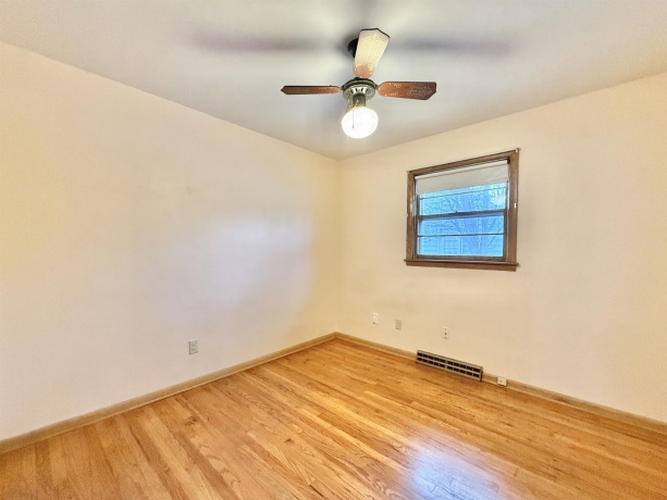 4012 Pleasant Valley, ROCKFORD, Illinois 61114, 3 Bedrooms Bedrooms, ,1 BathroomBathrooms,House,For Sale,Pleasant Valley,202600142