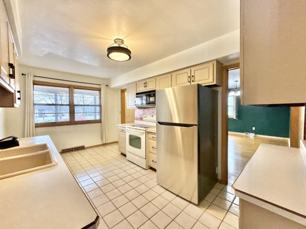 4012 Pleasant Valley, ROCKFORD, Illinois 61114, 3 Bedrooms Bedrooms, ,1 BathroomBathrooms,House,For Sale,Pleasant Valley,202600142