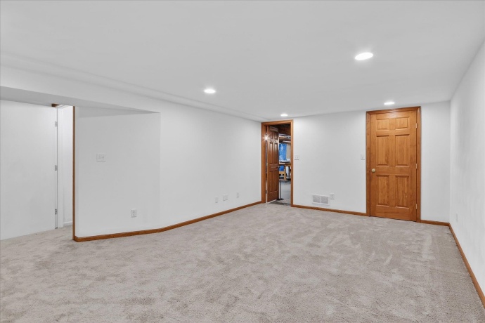 615 Winfield, SOUTH BELOIT, Illinois 61080, 3 Bedrooms Bedrooms, ,2 BathroomsBathrooms,House,For Sale,Winfield,202600143