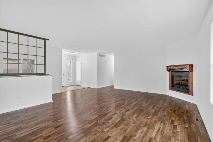 615 Winfield, SOUTH BELOIT, Illinois 61080, 3 Bedrooms Bedrooms, ,2 BathroomsBathrooms,House,For Sale,Winfield,202600143