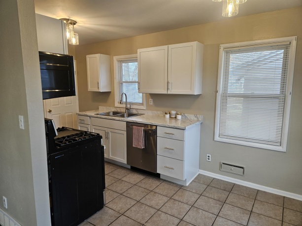 1807 Bell, ROCKFORD, Illinois 61103, 3 Bedrooms Bedrooms, ,1 BathroomBathrooms,House,For Sale,Bell,202600147