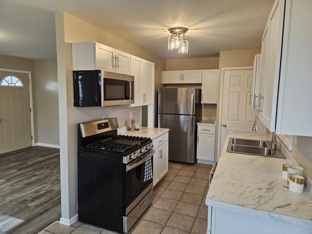 1807 Bell, ROCKFORD, Illinois 61103, 3 Bedrooms Bedrooms, ,1 BathroomBathrooms,House,For Sale,Bell,202600147