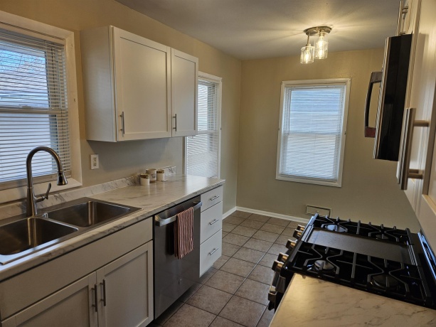 1807 Bell, ROCKFORD, Illinois 61103, 3 Bedrooms Bedrooms, ,1 BathroomBathrooms,House,For Sale,Bell,202600147