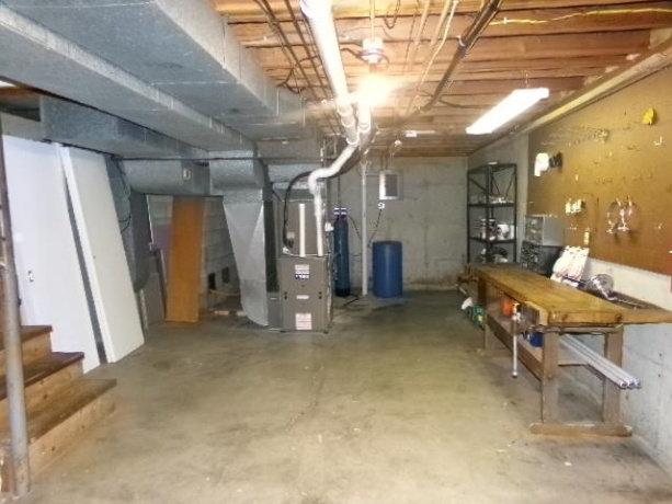 1435 Bolkinwood Drive, FREEPORT, Illinois 61032, 5 Bedrooms Bedrooms, ,3 BathroomsBathrooms,House,For Sale,Bolkinwood Drive,202600148