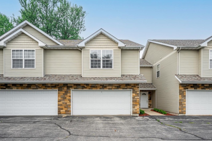 3540 St Anthony #3, ROCKFORD, Illinois 61101, 4 Bedrooms Bedrooms, ,2 BathroomsBathrooms,Condominium,For Sale,St Anthony #3,202600154