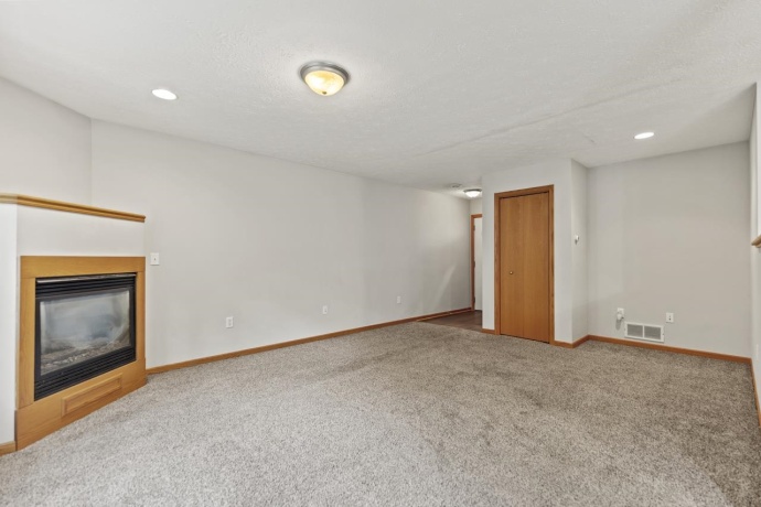 3540 St Anthony #3, ROCKFORD, Illinois 61101, 4 Bedrooms Bedrooms, ,2 BathroomsBathrooms,Condominium,For Sale,St Anthony #3,202600154