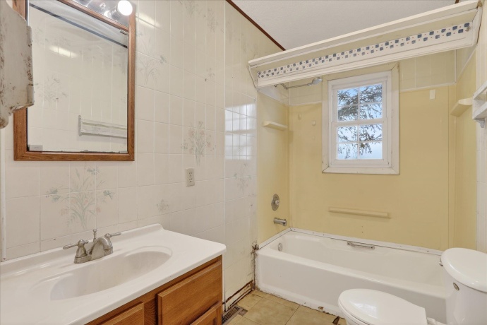 219 River, ROCHELLE, Illinois 61068, 4 Bedrooms Bedrooms, ,1 BathroomBathrooms,House,For Sale,River,202600159