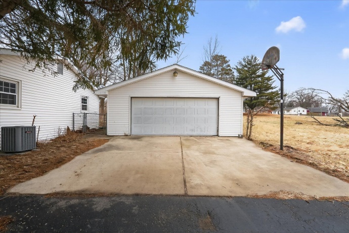 219 River, ROCHELLE, Illinois 61068, 4 Bedrooms Bedrooms, ,1 BathroomBathrooms,House,For Sale,River,202600159