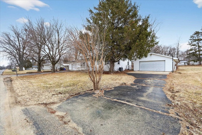 219 River, ROCHELLE, Illinois 61068, 4 Bedrooms Bedrooms, ,1 BathroomBathrooms,House,For Sale,River,202600159