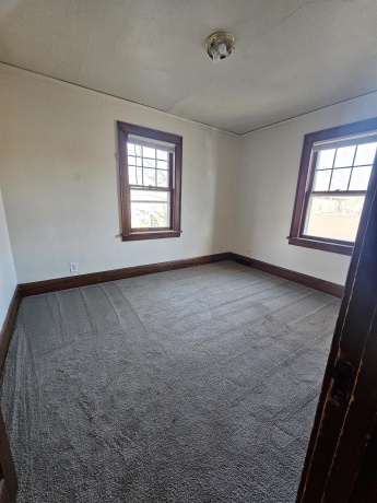 914 18th, ROCKFORD, Illinois 61104, 2 Bedrooms Bedrooms, ,1 BathroomBathrooms,House,For Sale,18th,202600161