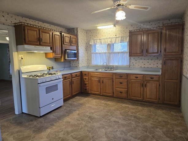 320 Westmoreland, ROCKFORD, Illinois 61102, 3 Bedrooms Bedrooms, ,1 BathroomBathrooms,House,For Sale,Westmoreland,202600175