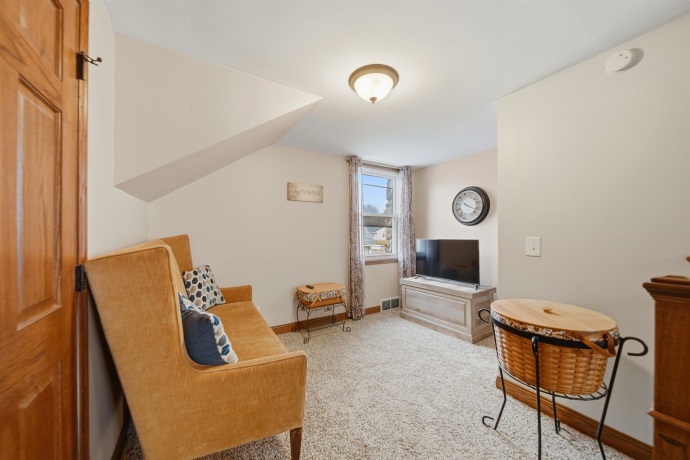 705 Institute, DIXON, Illinois 61021, 3 Bedrooms Bedrooms, ,1 BathroomBathrooms,House,For Sale,Institute,202600187