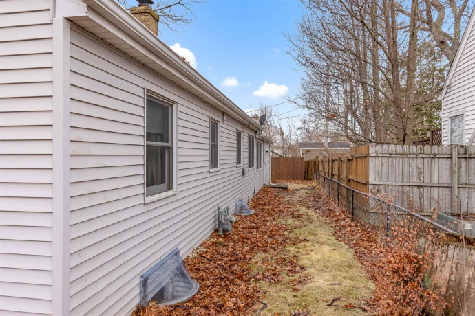 2820 BUCKINGHAM, ROCKFORD, Illinois 61107, 2 Bedrooms Bedrooms, ,1 BathroomBathrooms,House,For Sale,BUCKINGHAM,202600192