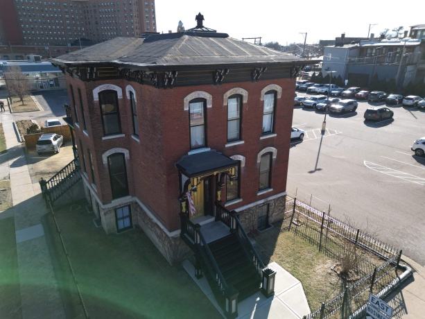 129 2nd, ROCKFORD, Illinois 61107, ,5+ Units,For Sale,2nd,202600195