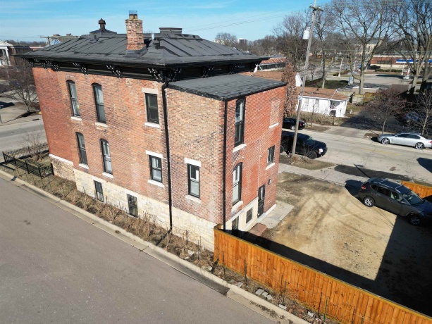 129 2nd, ROCKFORD, Illinois 61107, ,5+ Units,For Sale,2nd,202600195