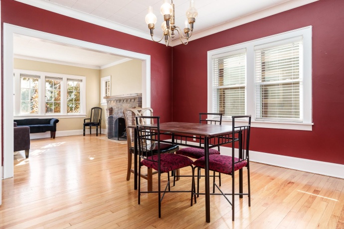 2310 Broadway, ROCKFORD, Illinois 61104, 4 Bedrooms Bedrooms, ,2 BathroomsBathrooms,House,For Sale,Broadway,202506964