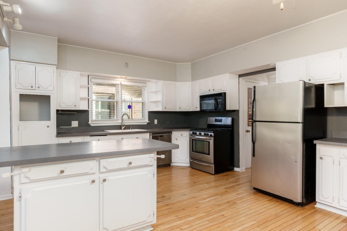 2310 Broadway, ROCKFORD, Illinois 61104, 4 Bedrooms Bedrooms, ,2 BathroomsBathrooms,House,For Sale,Broadway,202506964