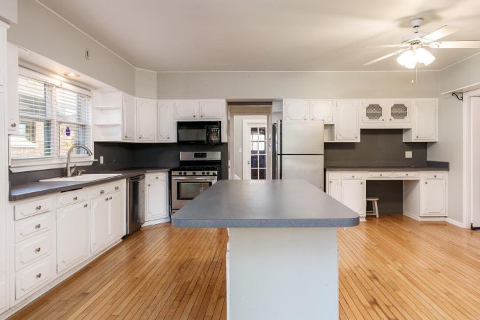 2310 Broadway, ROCKFORD, Illinois 61104, 4 Bedrooms Bedrooms, ,2 BathroomsBathrooms,House,For Sale,Broadway,202506964