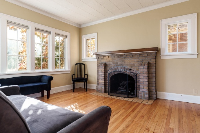 2310 Broadway, ROCKFORD, Illinois 61104, 4 Bedrooms Bedrooms, ,2 BathroomsBathrooms,House,For Sale,Broadway,202506964