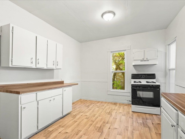 1227 Chestnut, ROCKFORD, Illinois 61102, 3 Bedrooms Bedrooms, ,1 BathroomBathrooms,House,For Sale,Chestnut,202507104