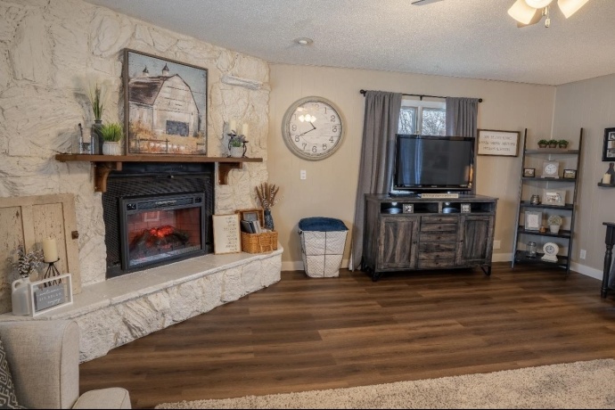 304 LUMAR, PEARL CITY, Illinois 61062, 2 Bedrooms Bedrooms, ,2 BathroomsBathrooms,House,For Sale,LUMAR,202600198