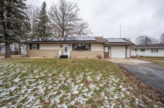 304 LUMAR, PEARL CITY, Illinois 61062, 2 Bedrooms Bedrooms, ,2 BathroomsBathrooms,House,For Sale,LUMAR,202600198