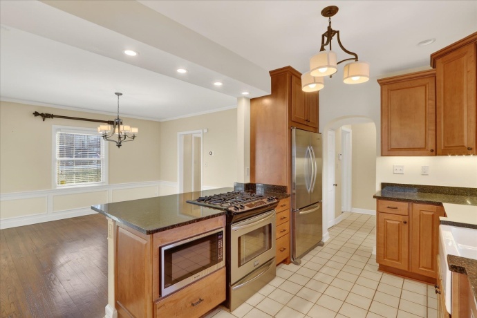 422 Gardiner, ROCKFORD, Illinois 61107, 3 Bedrooms Bedrooms, ,2 BathroomsBathrooms,House,For Sale,Gardiner,202600200