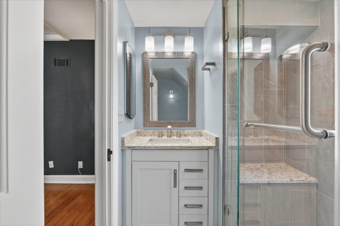 422 Gardiner, ROCKFORD, Illinois 61107, 3 Bedrooms Bedrooms, ,2 BathroomsBathrooms,House,For Sale,Gardiner,202600200