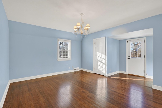 422 Gardiner, ROCKFORD, Illinois 61107, 3 Bedrooms Bedrooms, ,2 BathroomsBathrooms,House,For Sale,Gardiner,202600200