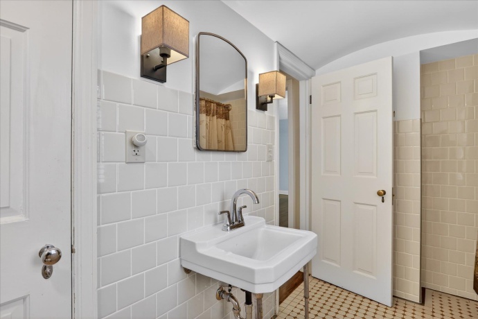 422 Gardiner, ROCKFORD, Illinois 61107, 3 Bedrooms Bedrooms, ,2 BathroomsBathrooms,House,For Sale,Gardiner,202600200