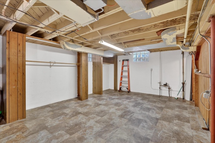 422 Gardiner, ROCKFORD, Illinois 61107, 3 Bedrooms Bedrooms, ,2 BathroomsBathrooms,House,For Sale,Gardiner,202600200