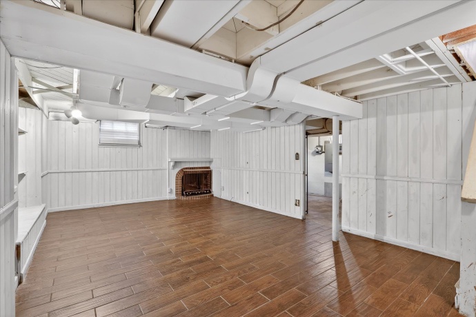 422 Gardiner, ROCKFORD, Illinois 61107, 3 Bedrooms Bedrooms, ,2 BathroomsBathrooms,House,For Sale,Gardiner,202600200