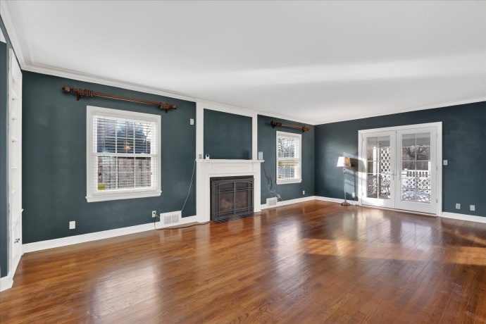 422 Gardiner, ROCKFORD, Illinois 61107, 3 Bedrooms Bedrooms, ,2 BathroomsBathrooms,House,For Sale,Gardiner,202600200