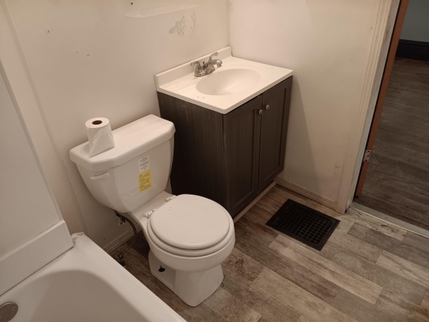 409 Avon, FREEPORT, Illinois 61032, 3 Bedrooms Bedrooms, ,1 BathroomBathrooms,House,For Sale,Avon,202600176