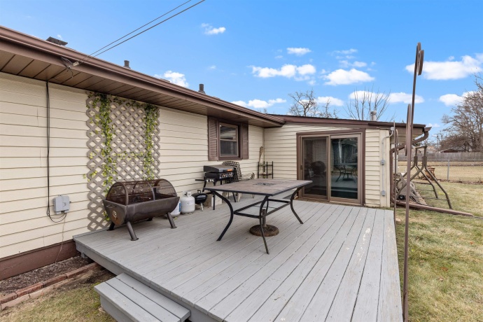 6326 1st, LOVES PARK, Illinois 61111, 2 Bedrooms Bedrooms, ,1 BathroomBathrooms,House,For Sale,1st,202600201