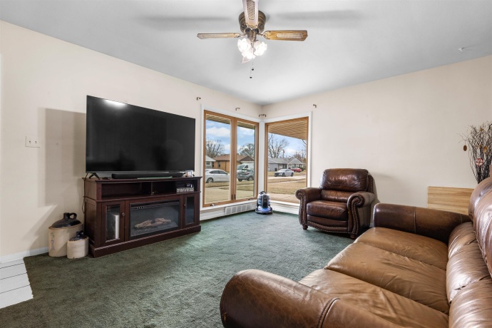 6326 1st, LOVES PARK, Illinois 61111, 2 Bedrooms Bedrooms, ,1 BathroomBathrooms,House,For Sale,1st,202600201