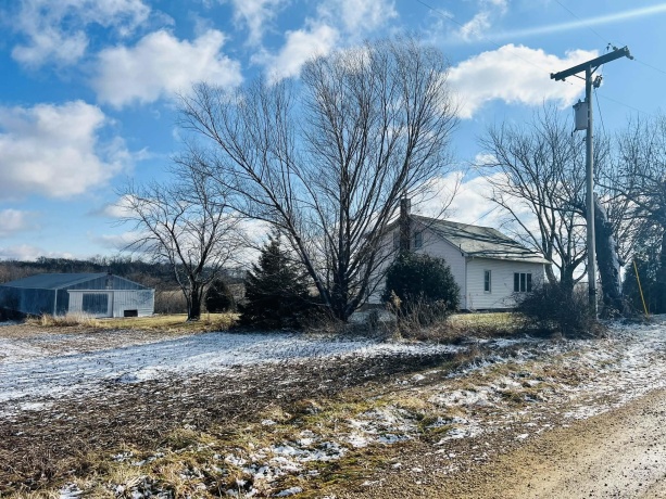 1625 County Divide, PEARL CITY, Illinois 61062, 3 Bedrooms Bedrooms, ,1 BathroomBathrooms,House,For Sale,County Divide,202600211