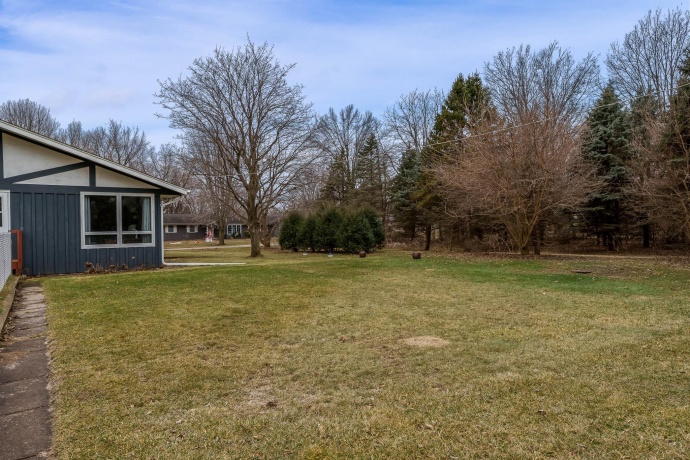 1369 Luanna, ROCKFORD, Illinois 61103, 3 Bedrooms Bedrooms, ,2 BathroomsBathrooms,House,For Sale,Luanna,202600212