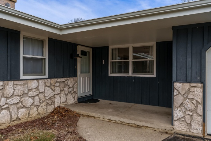 1369 Luanna, ROCKFORD, Illinois 61103, 3 Bedrooms Bedrooms, ,2 BathroomsBathrooms,House,For Sale,Luanna,202600212