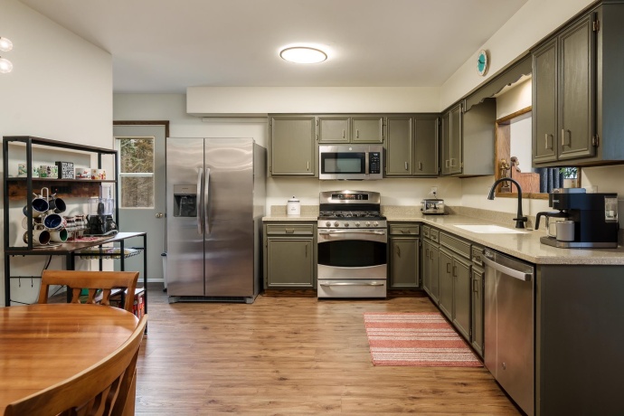 1369 Luanna, ROCKFORD, Illinois 61103, 3 Bedrooms Bedrooms, ,2 BathroomsBathrooms,House,For Sale,Luanna,202600212