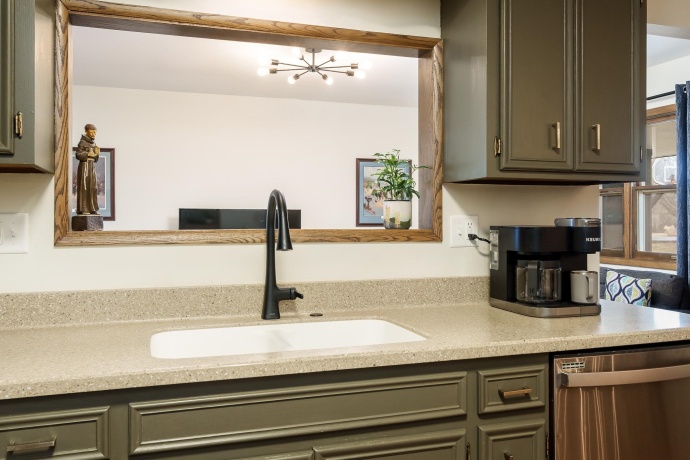 1369 Luanna, ROCKFORD, Illinois 61103, 3 Bedrooms Bedrooms, ,2 BathroomsBathrooms,House,For Sale,Luanna,202600212