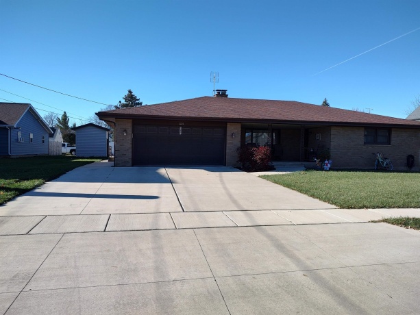 1221 Warren, BELVIDERE, Illinois 61008, 3 Bedrooms Bedrooms, ,1 BathroomBathrooms,House,For Sale,Warren,202600216