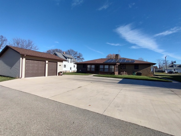 1221 Warren, BELVIDERE, Illinois 61008, 3 Bedrooms Bedrooms, ,1 BathroomBathrooms,House,For Sale,Warren,202600216