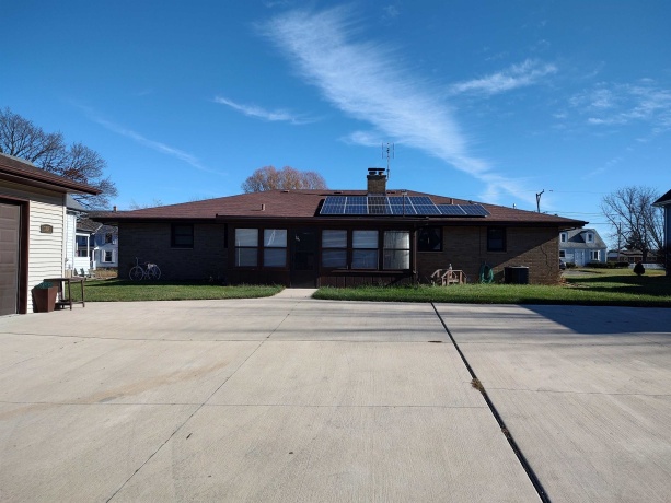 1221 Warren, BELVIDERE, Illinois 61008, 3 Bedrooms Bedrooms, ,1 BathroomBathrooms,House,For Sale,Warren,202600216