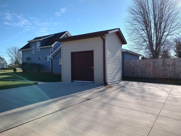 1221 Warren, BELVIDERE, Illinois 61008, 3 Bedrooms Bedrooms, ,1 BathroomBathrooms,House,For Sale,Warren,202600216