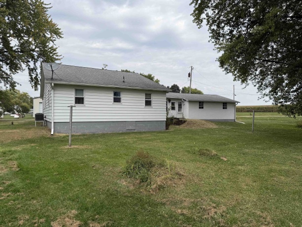 3018 Beaver, FREEPORT, Illinois 61032, 3 Bedrooms Bedrooms, ,1 BathroomBathrooms,House,For Sale,Beaver,202600228