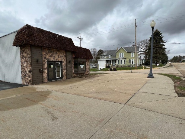221 Galena, FREEPORT, Illinois 61032, ,Commercial,For Sale,Galena,202600230