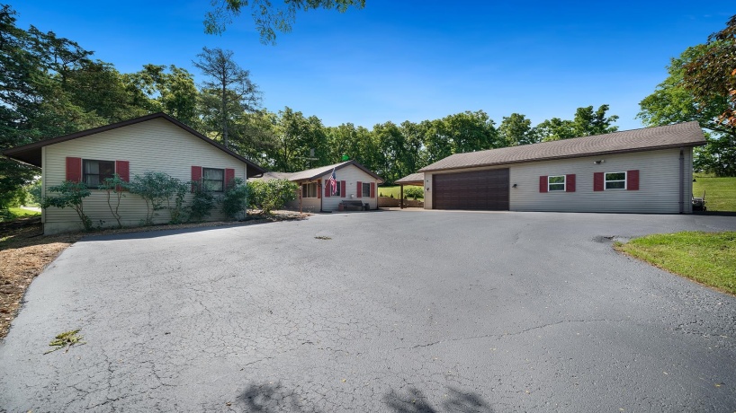 1101 Spring Creek, OREGON, Illinois 61061, 3 Bedrooms Bedrooms, ,2 BathroomsBathrooms,House,For Sale,Spring Creek,202504281