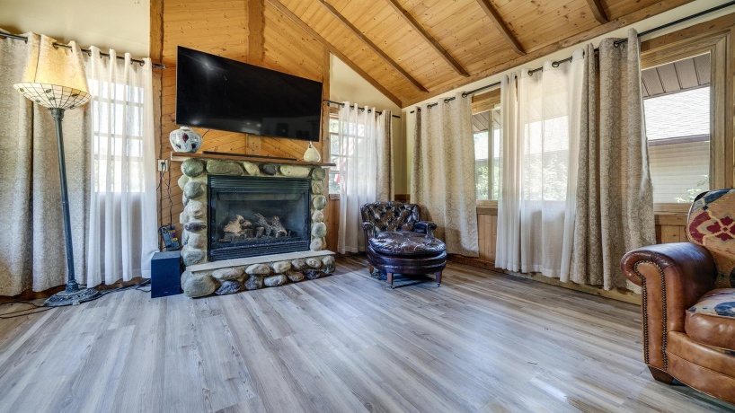 1101 Spring Creek, OREGON, Illinois 61061, 3 Bedrooms Bedrooms, ,2 BathroomsBathrooms,House,For Sale,Spring Creek,202504281